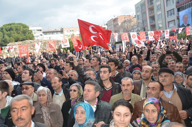 MHP LİDERi DEVLET BAHÇELİ AKHİSARLILAR İLE BULUŞTU